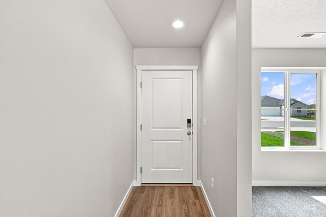 1716 Gyrfalcon St, Middleton, ID 83644