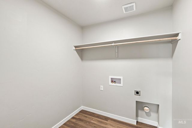 1716 Gyrfalcon St, Middleton, ID 83644