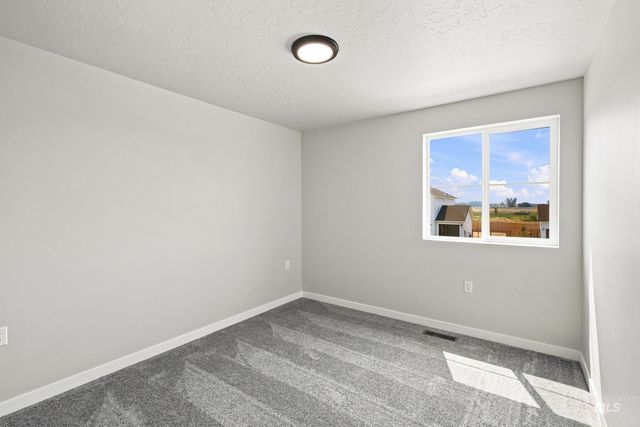 1716 Gyrfalcon St, Middleton, ID 83644