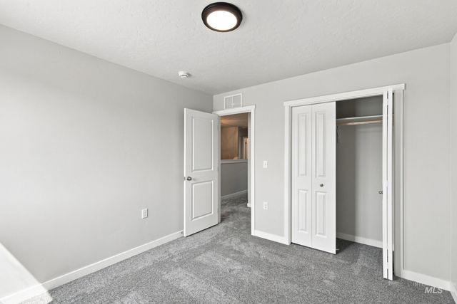 1716 Gyrfalcon St, Middleton, ID 83644