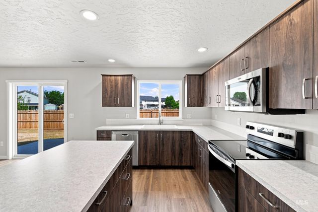 1716 Gyrfalcon St, Middleton, ID 83644