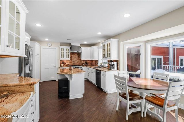 6 Twin Brooks Court, Holmdel, NJ 07733