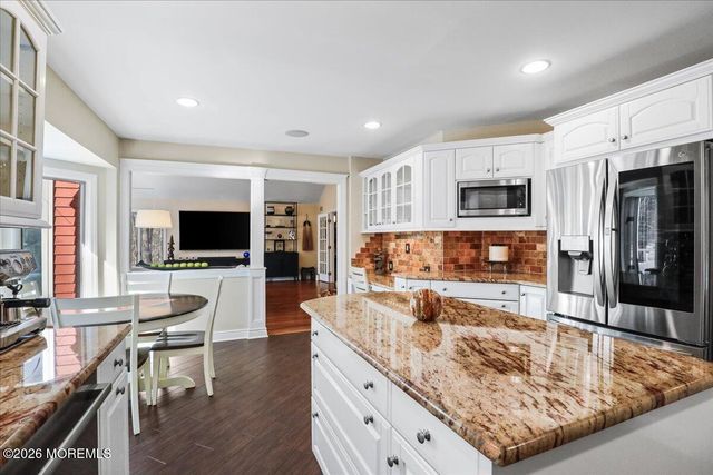 6 Twin Brooks Court, Holmdel, NJ 07733