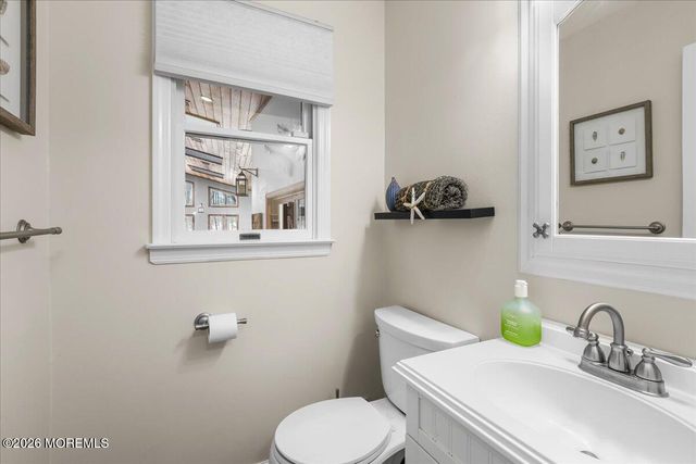 6 Twin Brooks Court, Holmdel, NJ 07733