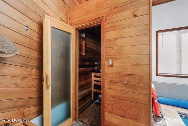 6 Twin Brooks Court, Holmdel, NJ 07733