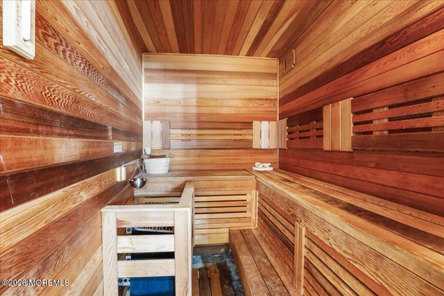 6 Twin Brooks Court, Holmdel, NJ 07733