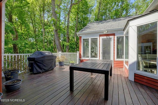 6 Twin Brooks Court, Holmdel, NJ 07733