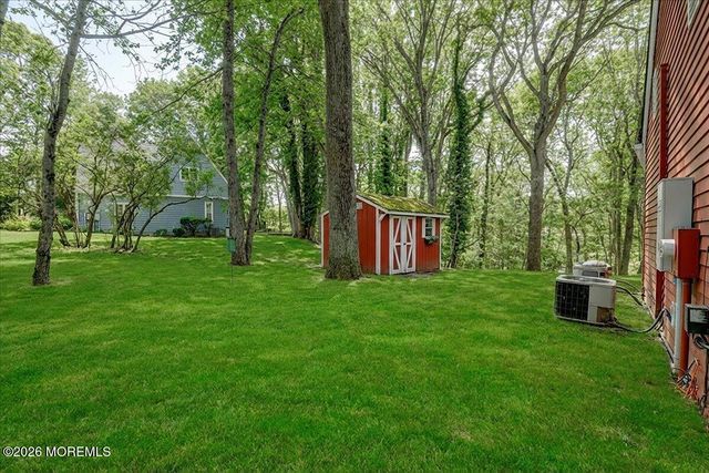 6 Twin Brooks Court, Holmdel, NJ 07733