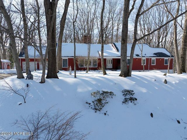 6 Twin Brooks Court, Holmdel, NJ 07733