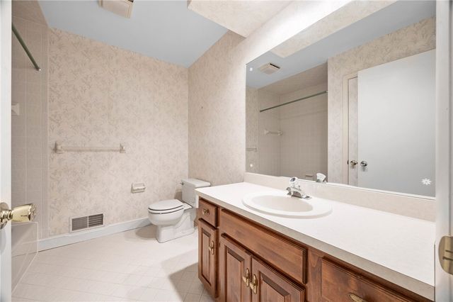 23 Sky Ridge Drive, Penfield, NY 14625