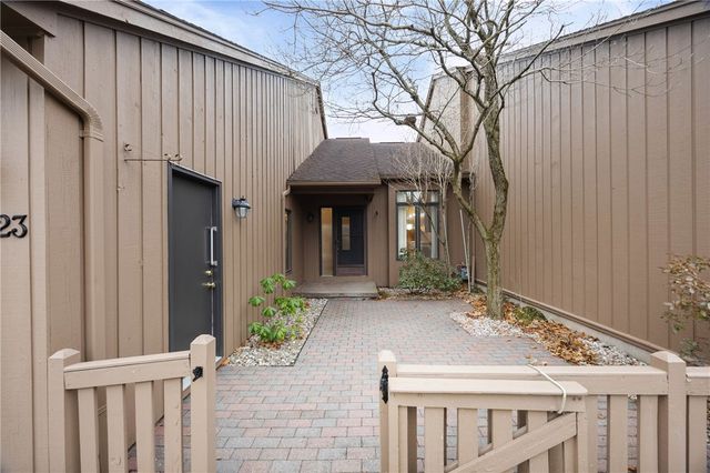 23 Sky Ridge Drive, Penfield, NY 14625