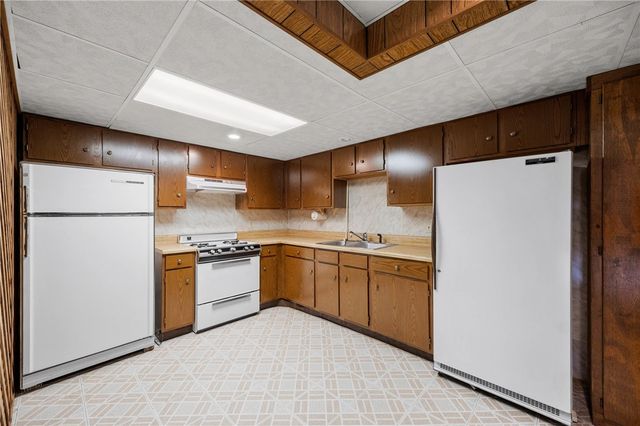 23 Sky Ridge Drive, Penfield, NY 14625