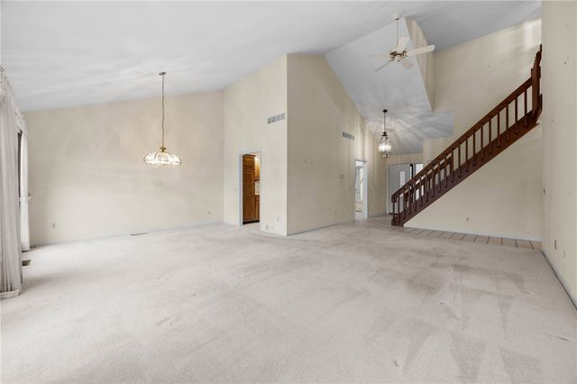 23 Sky Ridge Drive, Penfield, NY 14625