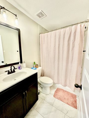 3047 Core Dr, Clarksville, TN 37040