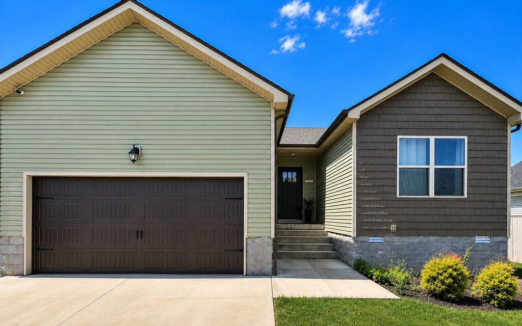 3047 Core Dr, Clarksville, TN 37040