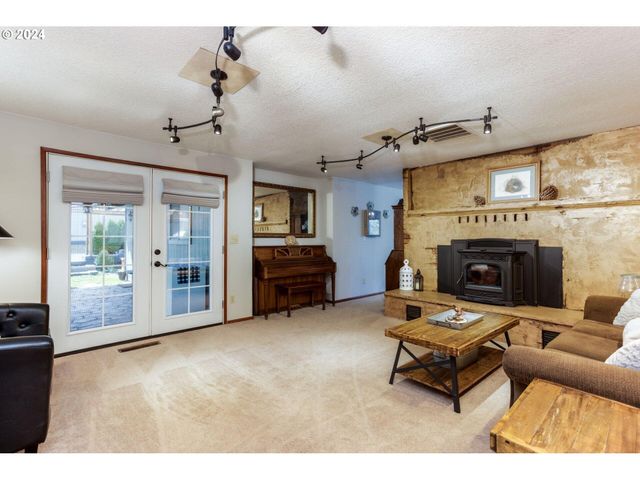 13535 SW Cinder Drive, Terrebonne, OR 97760