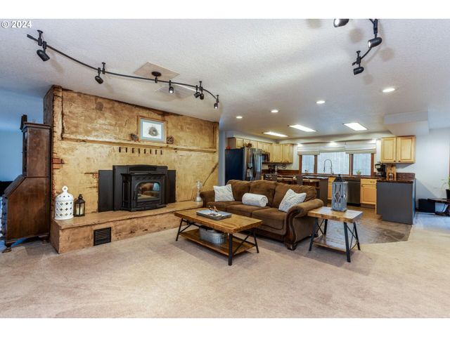 13535 SW Cinder Drive, Terrebonne, OR 97760