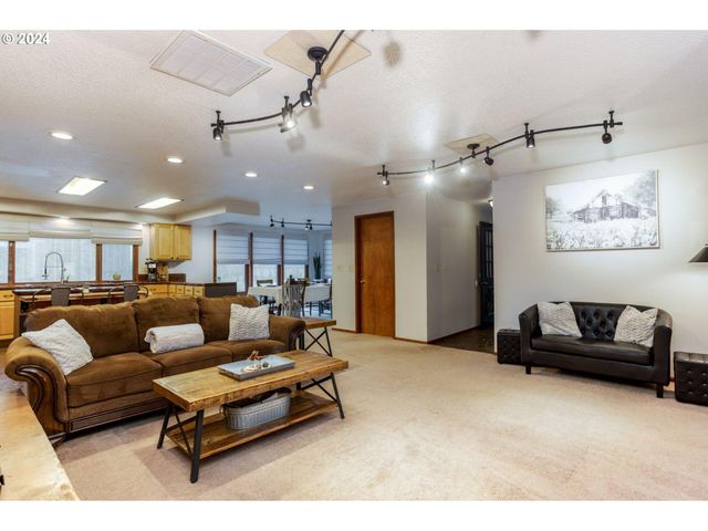 13535 SW Cinder Drive, Terrebonne, OR 97760