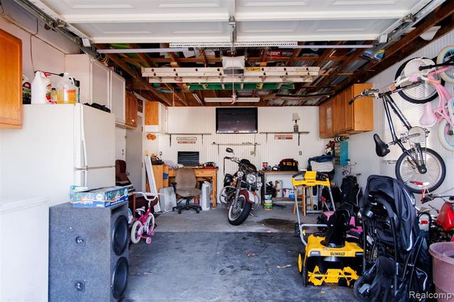 8016 Harbour Drive, Fair Haven, MI 48023