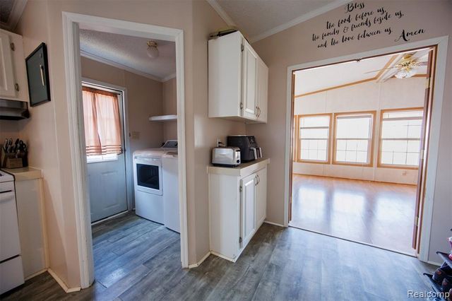 8016 Harbour Drive, Fair Haven, MI 48023