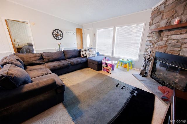 8016 Harbour Drive, Fair Haven, MI 48023