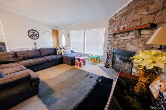 8016 Harbour Drive, Fair Haven, MI 48023