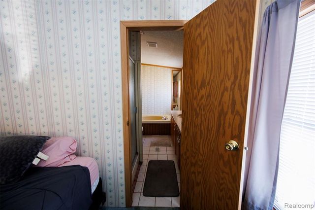 8016 Harbour Drive, Fair Haven, MI 48023