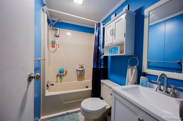 8016 Harbour Drive, Fair Haven, MI 48023