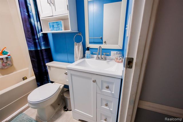 8016 Harbour Drive, Fair Haven, MI 48023