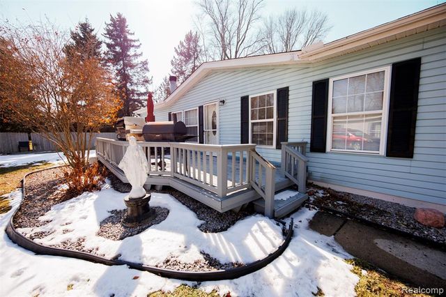 8016 Harbour Drive, Fair Haven, MI 48023