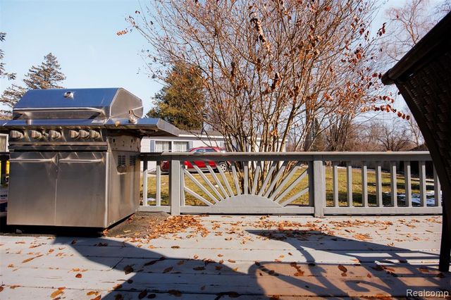 8016 Harbour Drive, Fair Haven, MI 48023