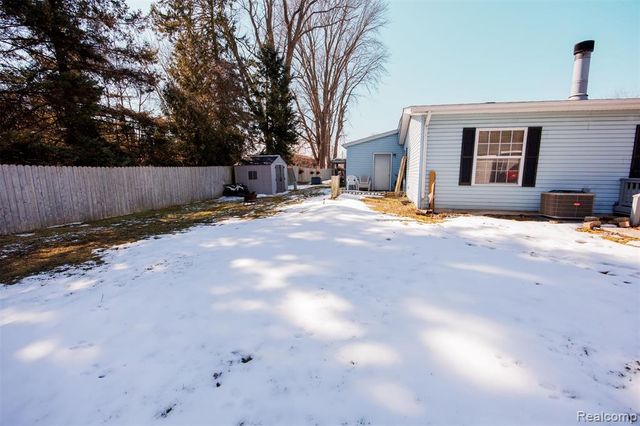 8016 Harbour Drive, Fair Haven, MI 48023