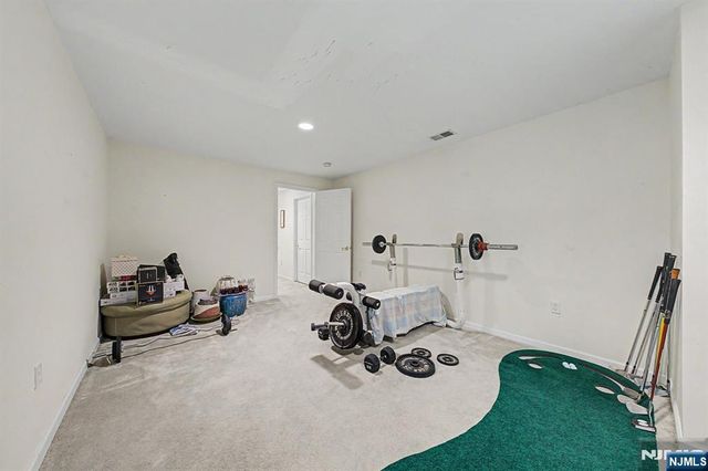 6 Boulder Run, Oakland, NJ 07436