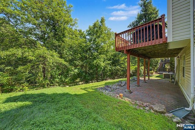 6 Boulder Run, Oakland, NJ 07436