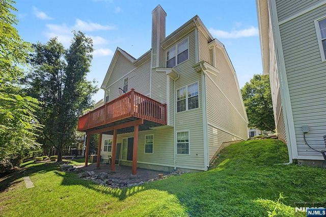 6 Boulder Run, Oakland, NJ 07436