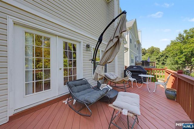 6 Boulder Run, Oakland, NJ 07436
