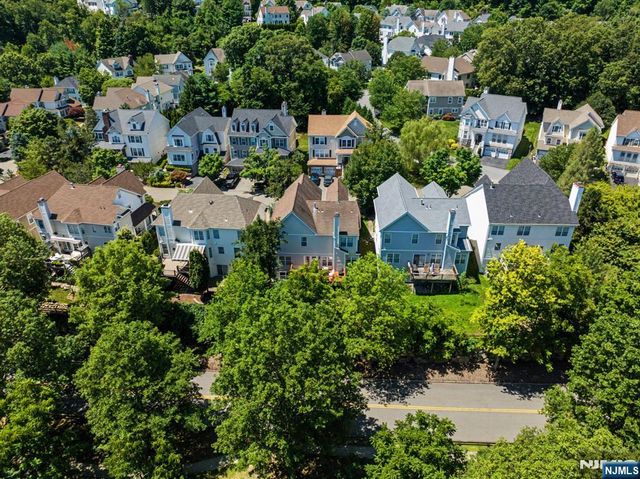 6 Boulder Run, Oakland, NJ 07436