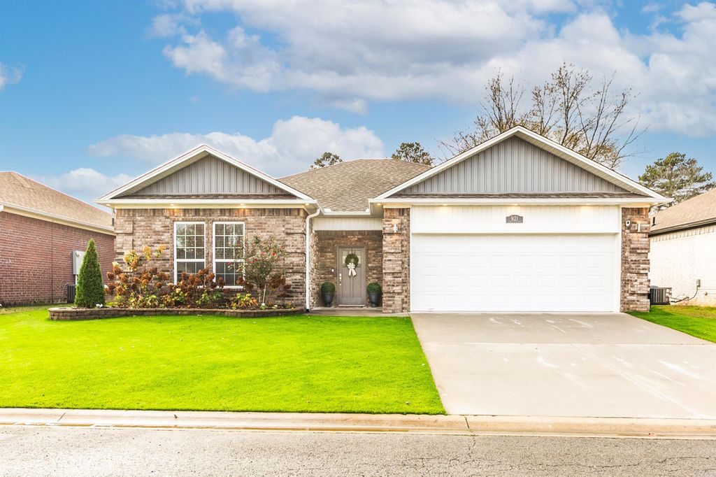 921 Villa Vista Loop, Cabot, AR 72023