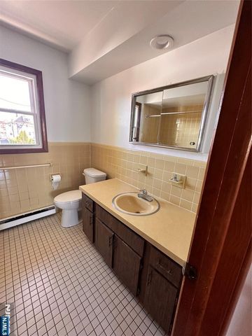 333 Green Avenue 6, Lyndhurst, NJ 07071