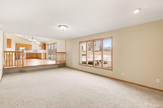 2431 Tevlin Court E, Maplewood, MN 55119