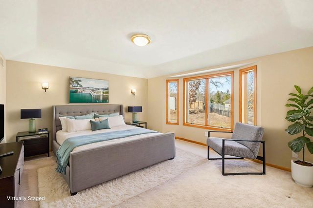 2431 Tevlin Court E, Maplewood, MN 55119