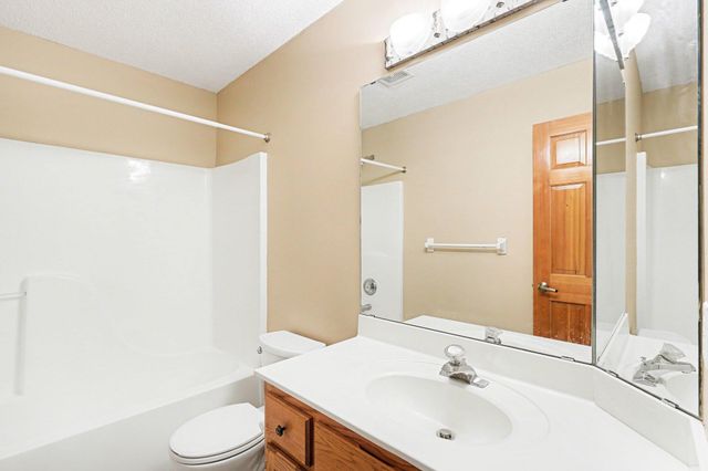 2431 Tevlin Court E, Maplewood, MN 55119