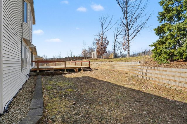 2431 Tevlin Court E, Maplewood, MN 55119