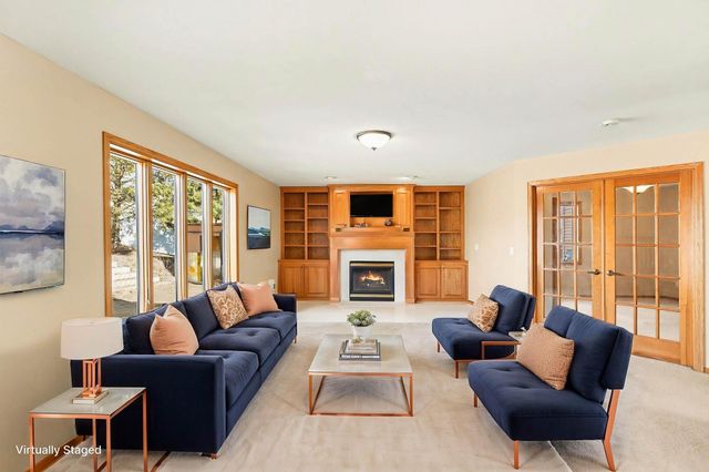 2431 Tevlin Court E, Maplewood, MN 55119