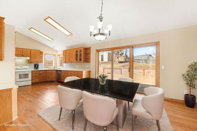 2431 Tevlin Court E, Maplewood, MN 55119