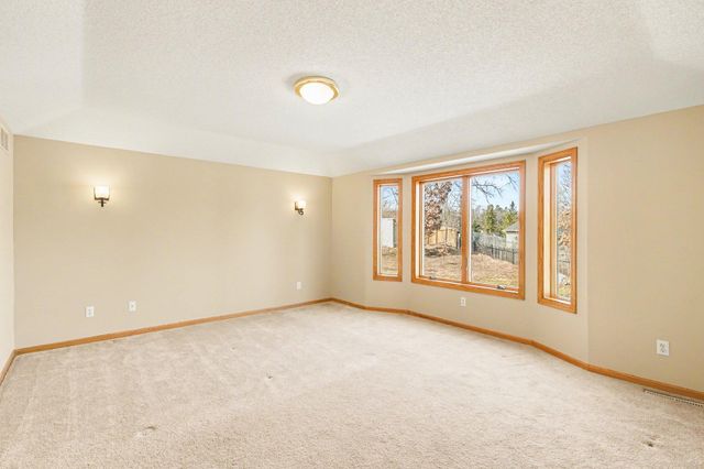 2431 Tevlin Court E, Maplewood, MN 55119