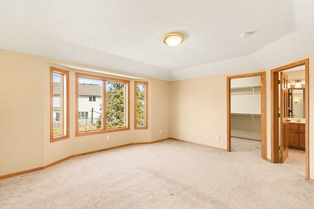 2431 Tevlin Court E, Maplewood, MN 55119