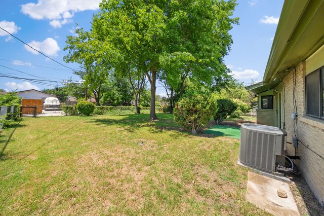 8105 Silverdale Drive, Dallas, TX 75232