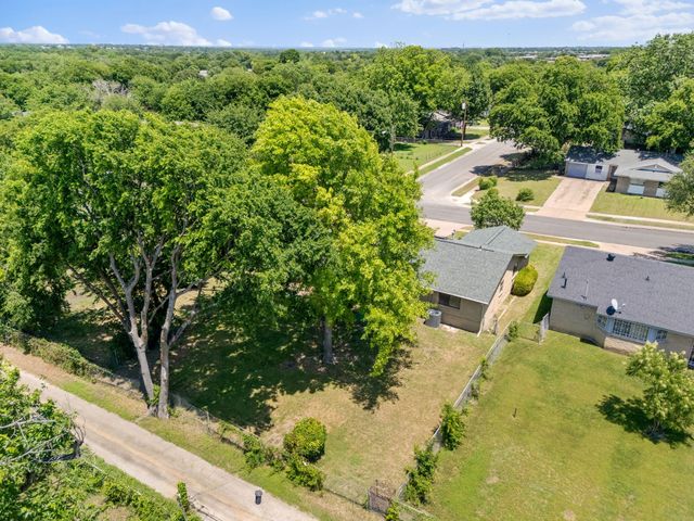 8105 Silverdale Drive, Dallas, TX 75232