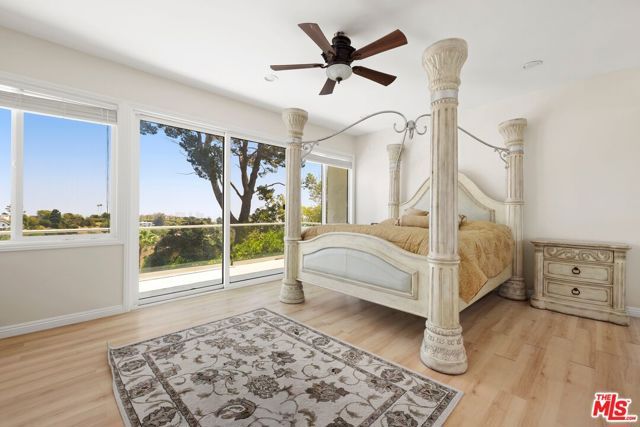940 Linda Flora Drive, Los Angeles, CA 90049